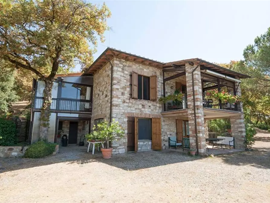 Immagine 4 di Villa in vendita  a Radda In Chianti