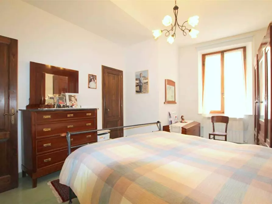 Immagine 17 di Appartamento in vendita  a Siena