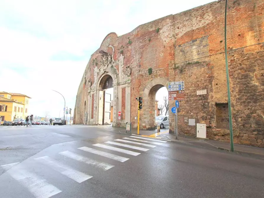 Immagine 1 di Appartamento in vendita  a Siena