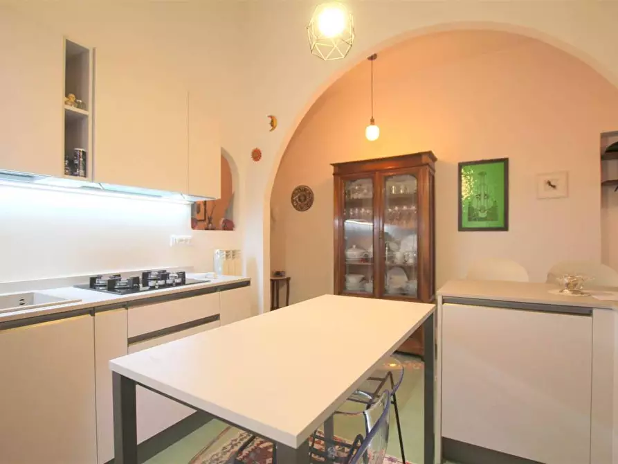 Immagine 11 di Appartamento in vendita  a Siena