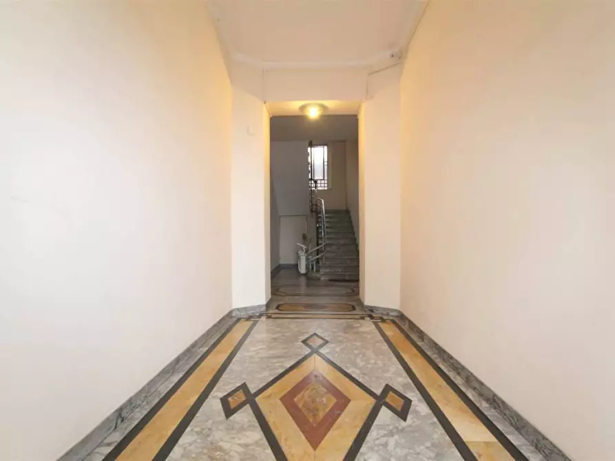 Immagine 2 di Appartamento in vendita  a Siena