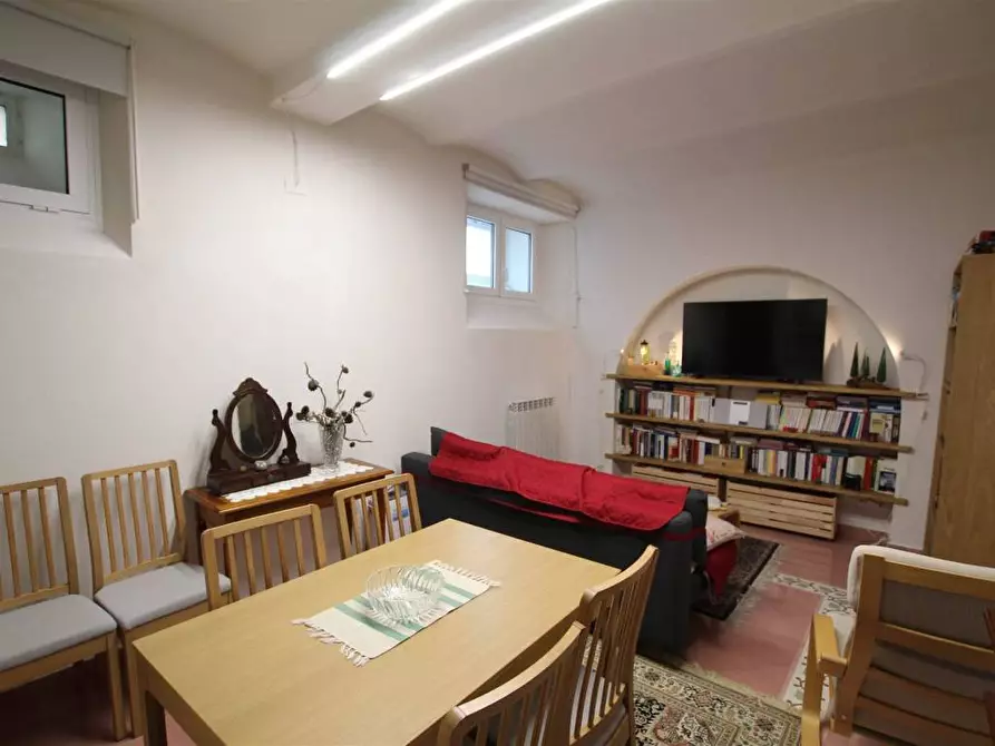 Immagine 34 di Appartamento in vendita  a Siena