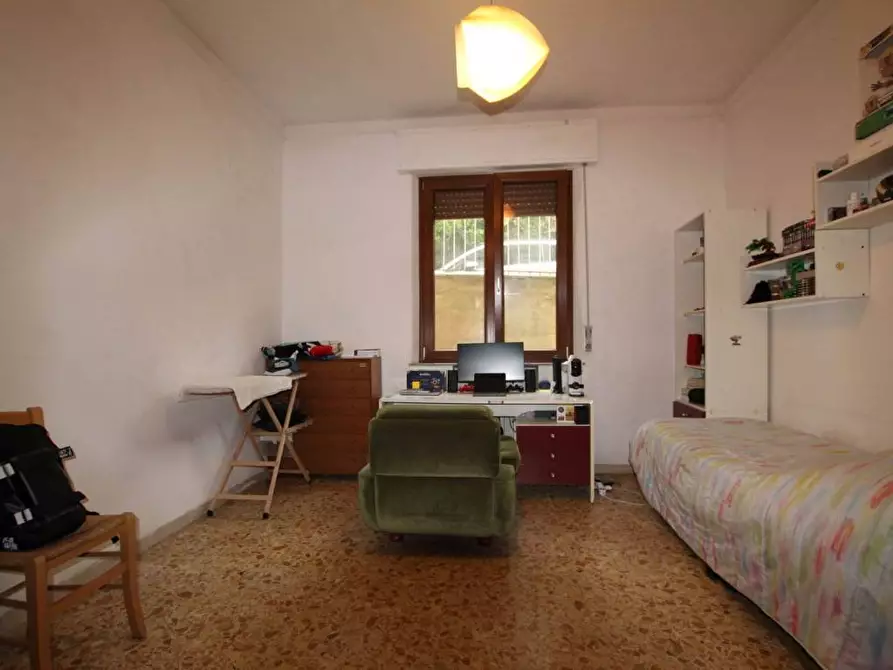 Immagine 25 di Appartamento in vendita  a Siena