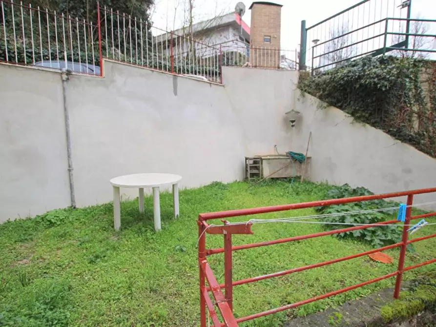 Immagine 2 di Appartamento in vendita  a Siena