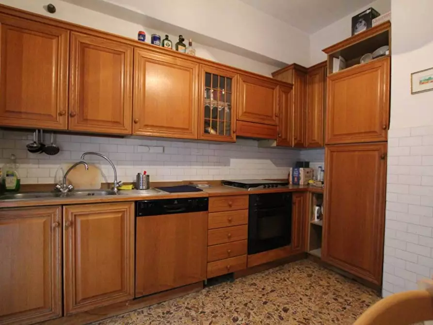 Immagine 10 di Appartamento in vendita  a Siena