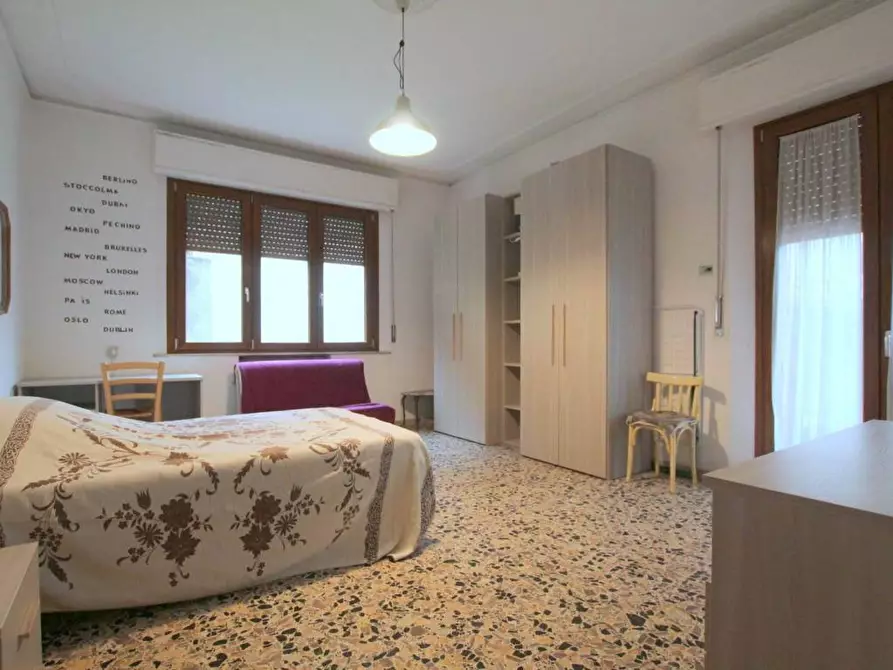 Immagine 12 di Appartamento in vendita  a Siena