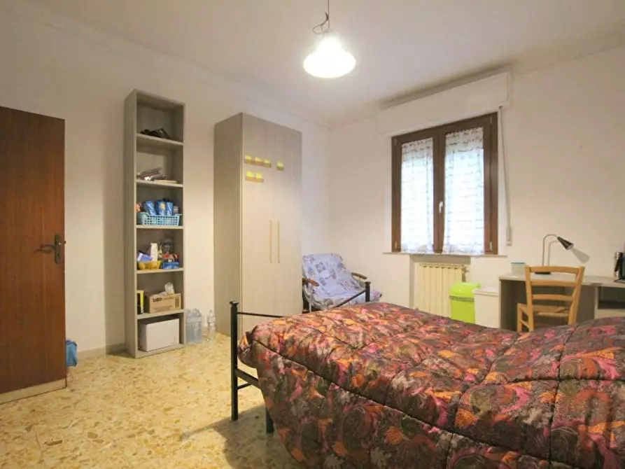 Immagine 20 di Appartamento in vendita  a Siena