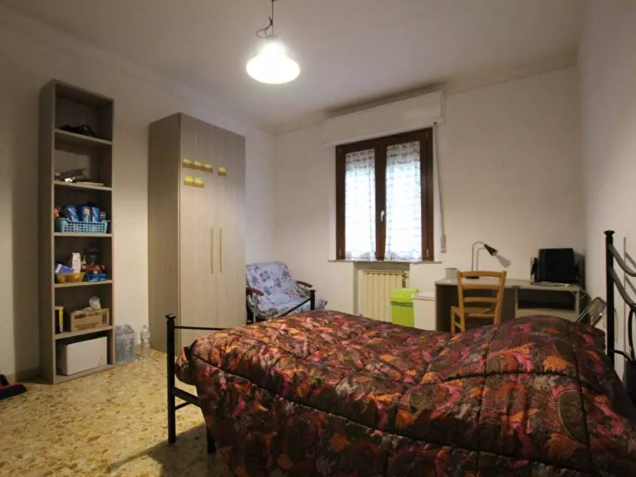 Immagine 19 di Appartamento in vendita  a Siena