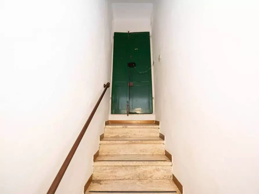 Immagine 28 di Appartamento in vendita  a Siena