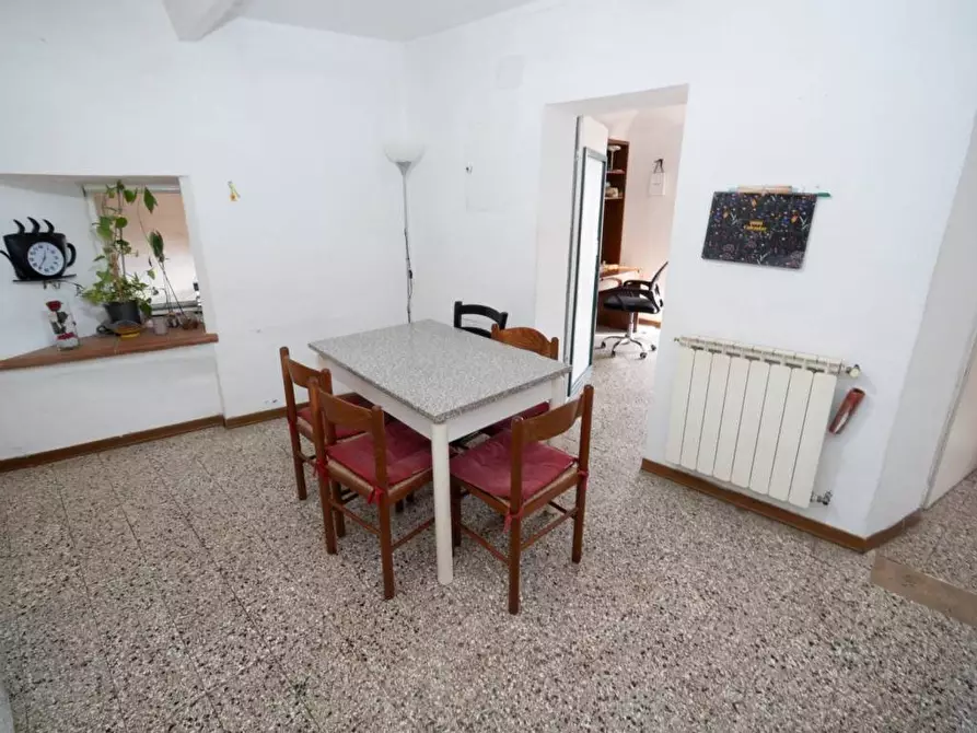 Immagine 12 di Appartamento in vendita  a Siena