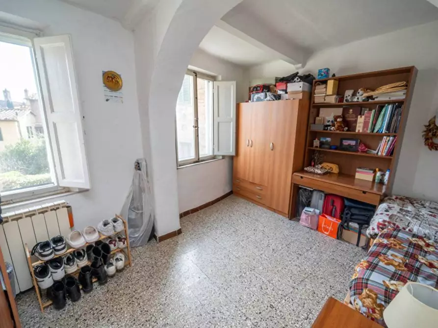 Immagine 21 di Appartamento in vendita  a Siena