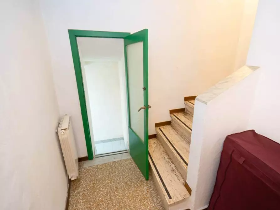 Immagine 30 di Appartamento in vendita  a Siena