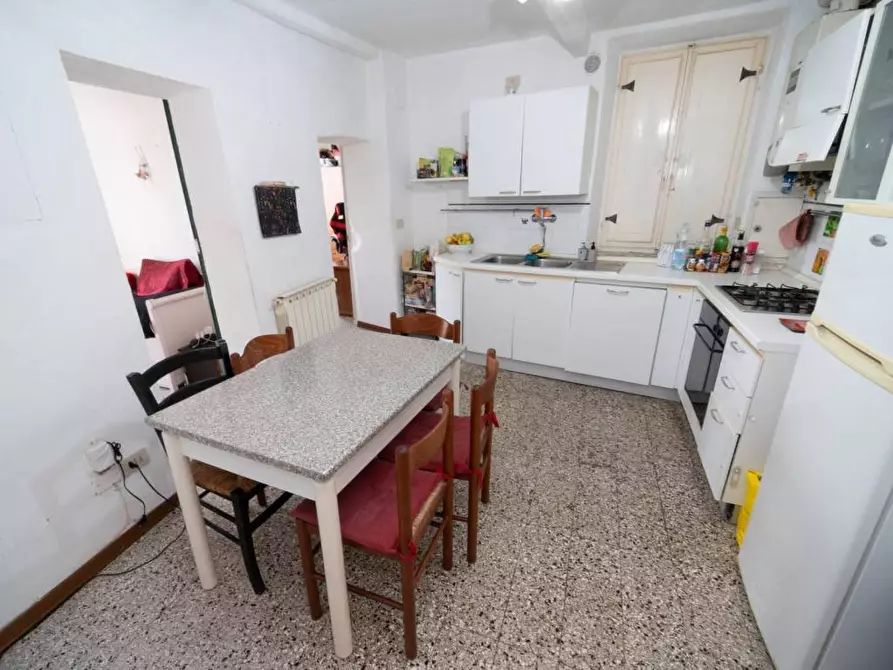 Immagine 11 di Appartamento in vendita  a Siena