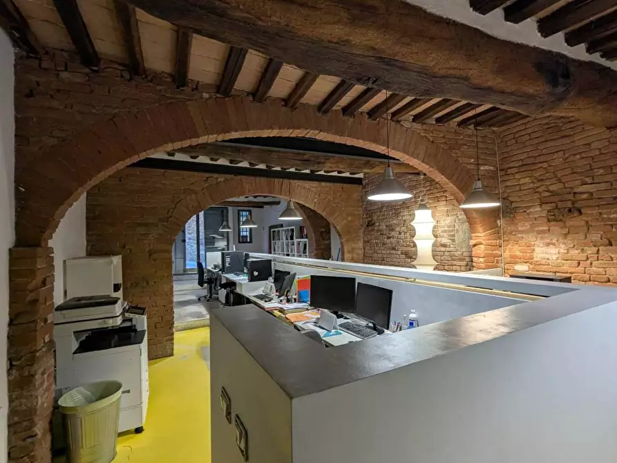 Immagine 1 di Ufficio in vendita  a Siena