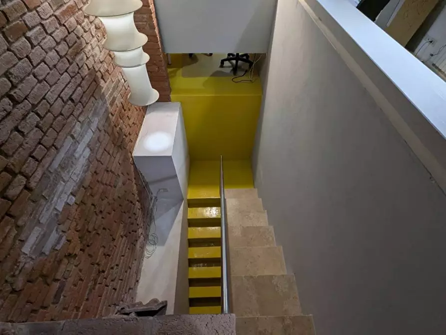 Immagine 19 di Ufficio in vendita  a Siena