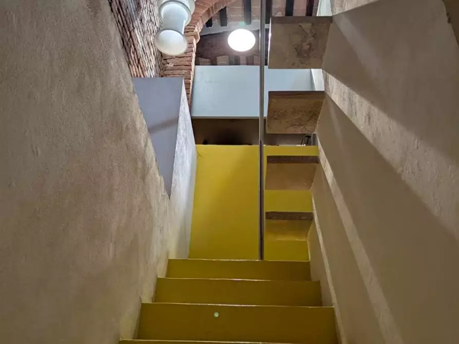 Immagine 8 di Ufficio in vendita  a Siena