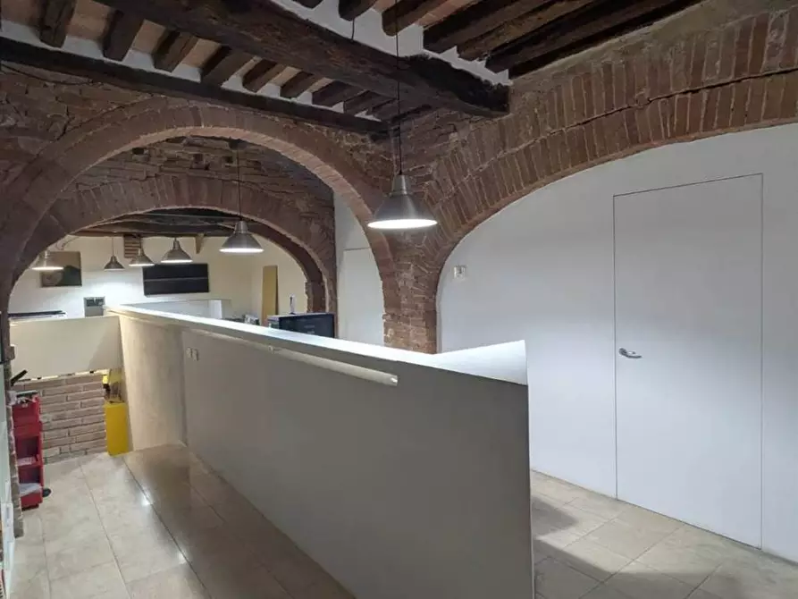 Immagine 6 di Ufficio in vendita  a Siena