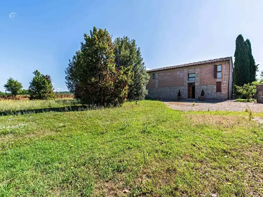 Immagine 39 di Rustico / casale in vendita  a Siena