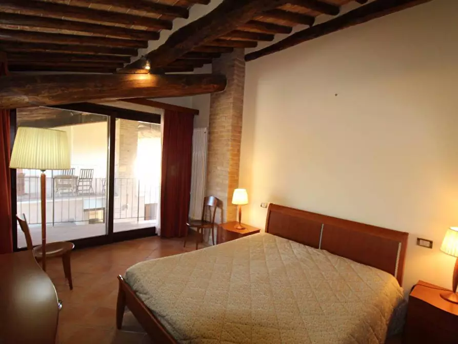 Immagine 21 di Rustico / casale in vendita  a Siena