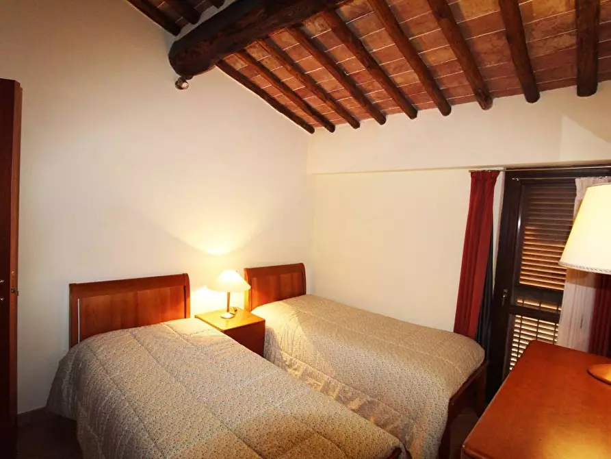 Immagine 25 di Rustico / casale in vendita  a Siena