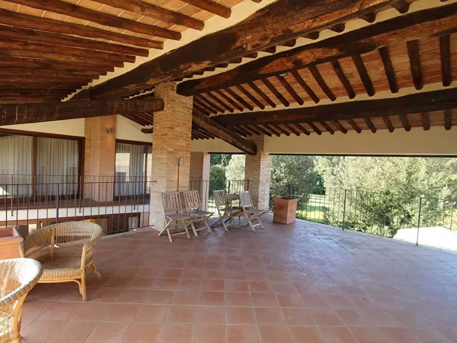 Immagine 8 di Rustico / casale in vendita  a Siena