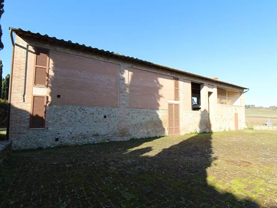 Immagine 5 di Rustico / casale in vendita  a Siena