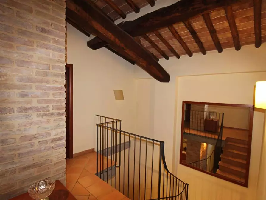 Immagine 16 di Rustico / casale in vendita  a Siena