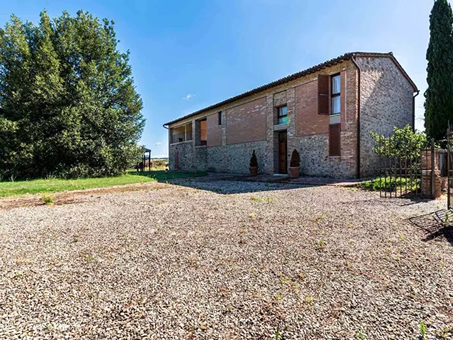Immagine 38 di Rustico / casale in vendita  a Siena