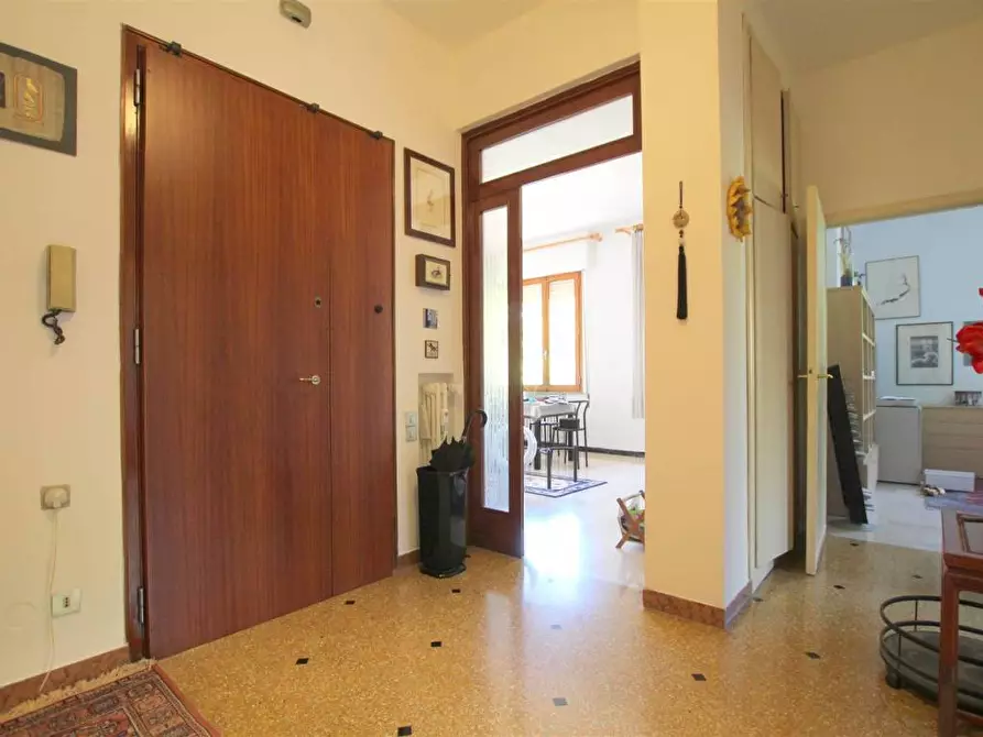 Immagine 9 di Appartamento in vendita  a Siena