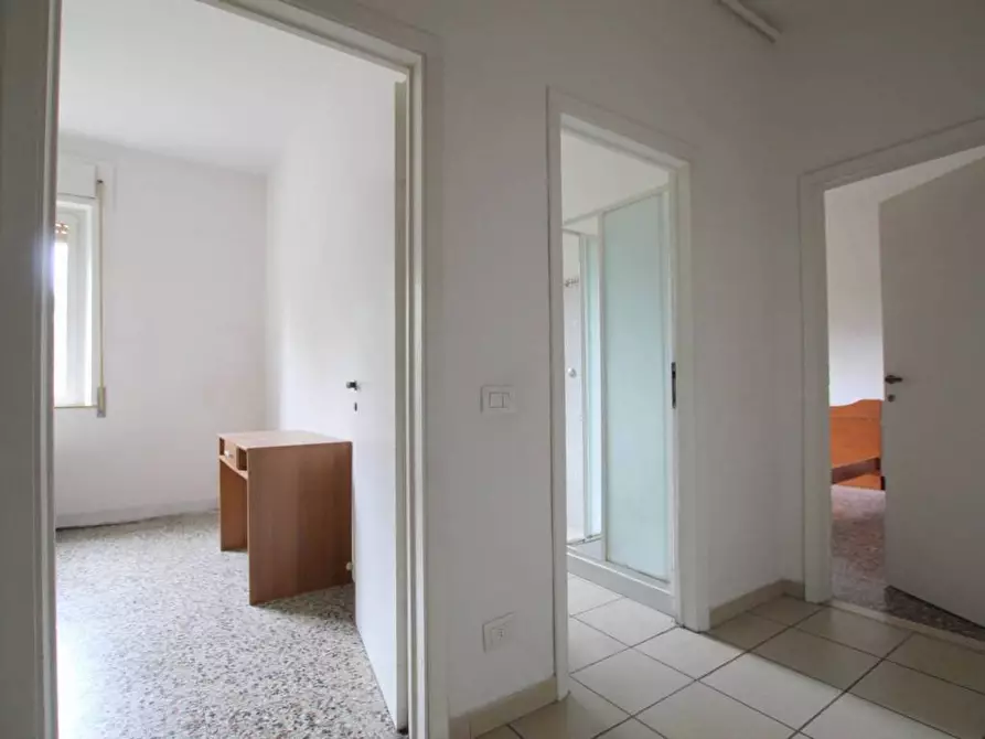 Immagine 23 di Appartamento in vendita  a Siena