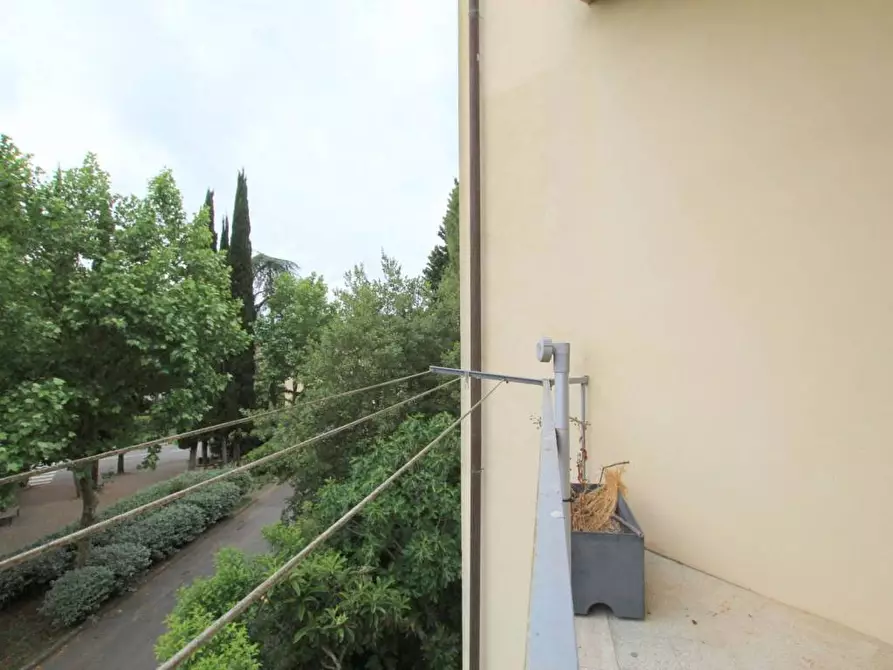 Immagine 11 di Appartamento in vendita  a Siena