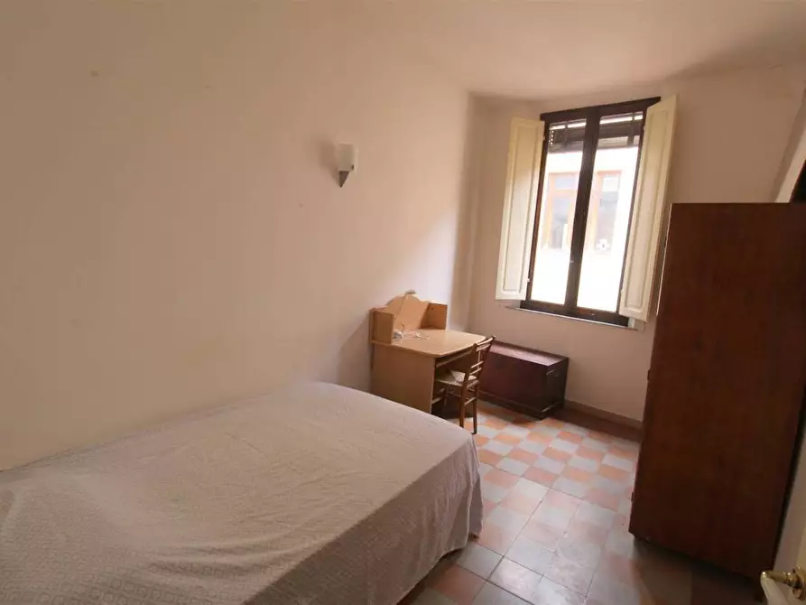Immagine 7 di Appartamento in vendita  a Siena