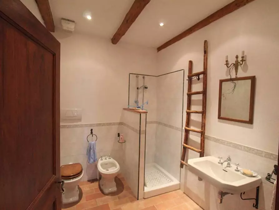 Immagine 10 di Casa colonica in vendita  a Castelnuovo Berardenga