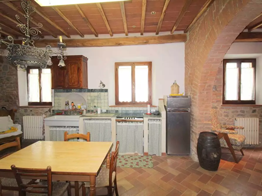 Immagine 7 di Casa colonica in vendita  a Castelnuovo Berardenga