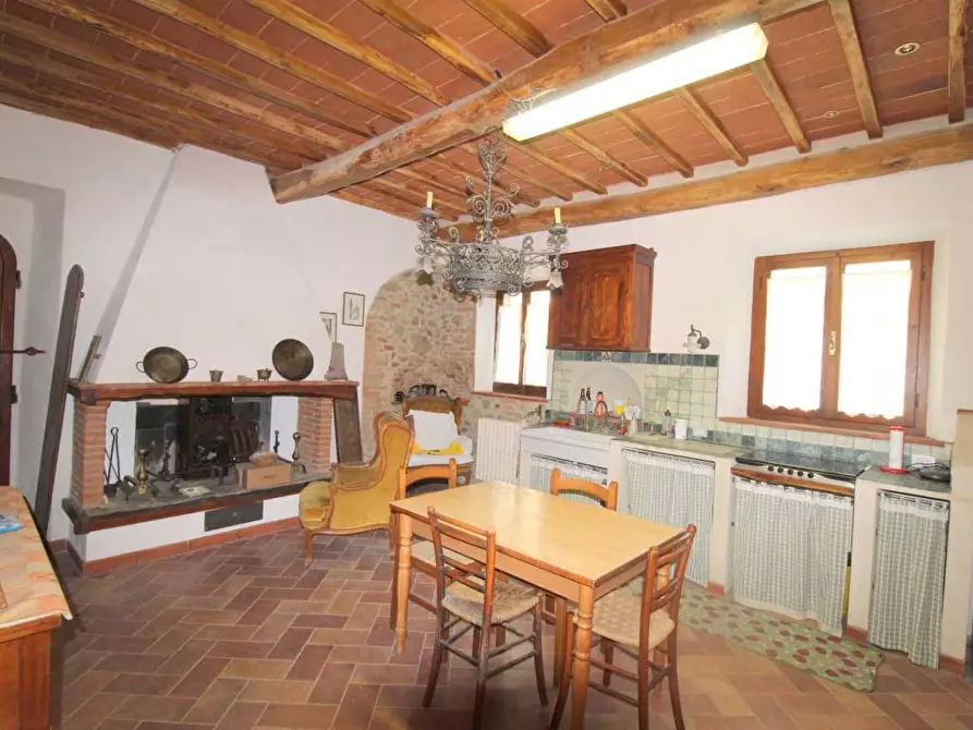 Immagine 2 di Casa colonica in vendita  a Castelnuovo Berardenga