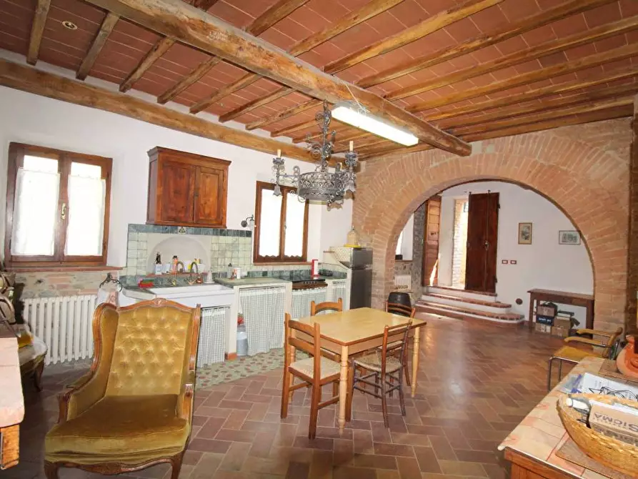 Immagine 5 di Casa colonica in vendita  a Castelnuovo Berardenga