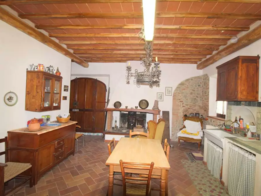Immagine 4 di Casa colonica in vendita  a Castelnuovo Berardenga