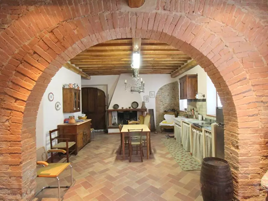 Immagine 3 di Casa colonica in vendita  a Castelnuovo Berardenga