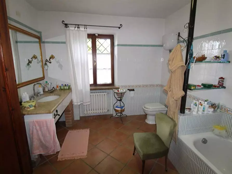 Immagine 36 di Casa colonica in vendita  a Castelnuovo Berardenga