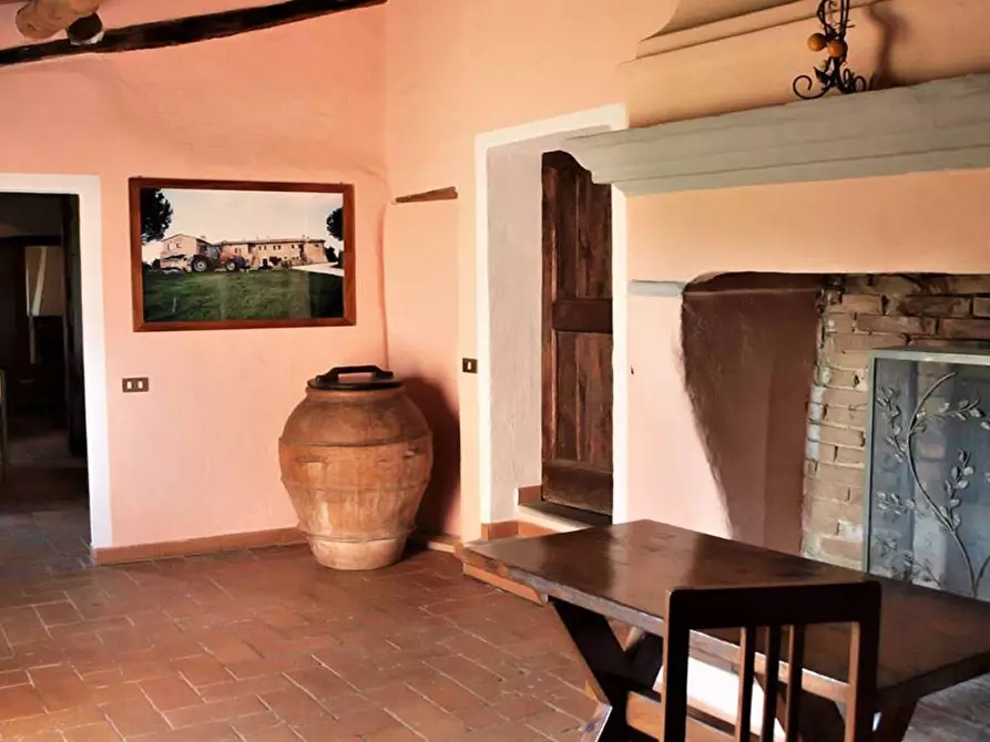Immagine 30 di Casa colonica in vendita  a Siena