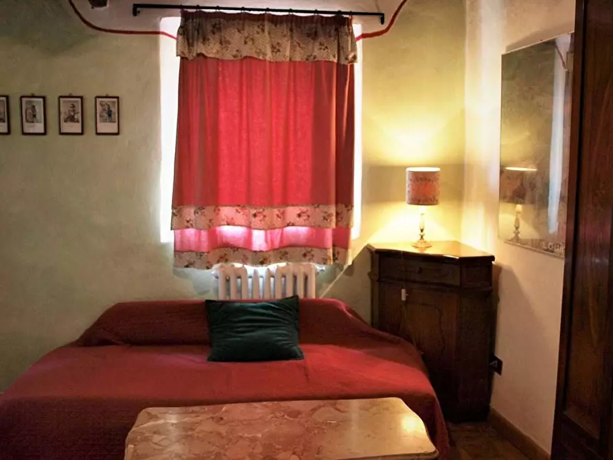 Immagine 32 di Casa colonica in vendita  a Siena