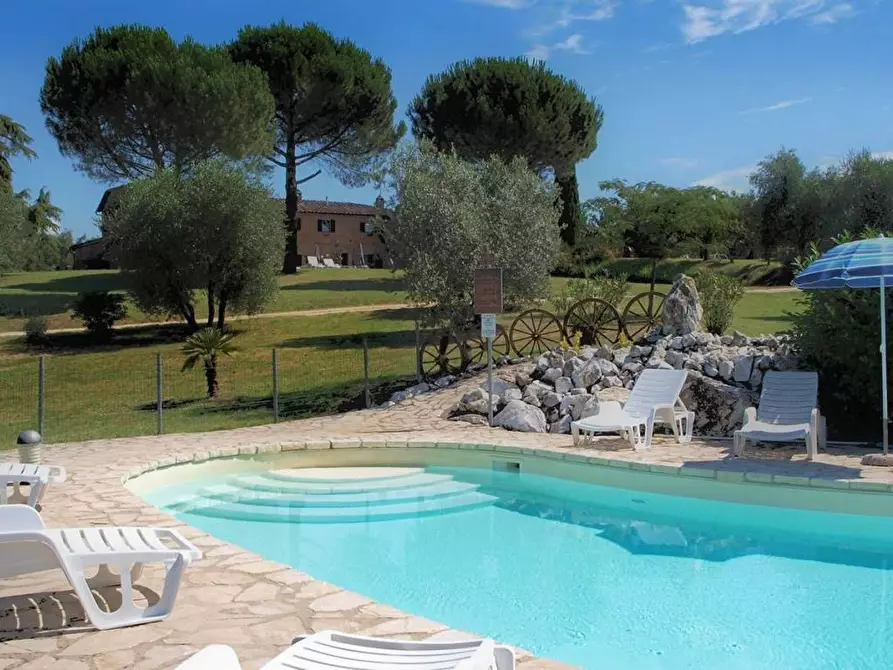 Immagine 24 di Casa colonica in vendita  a Siena