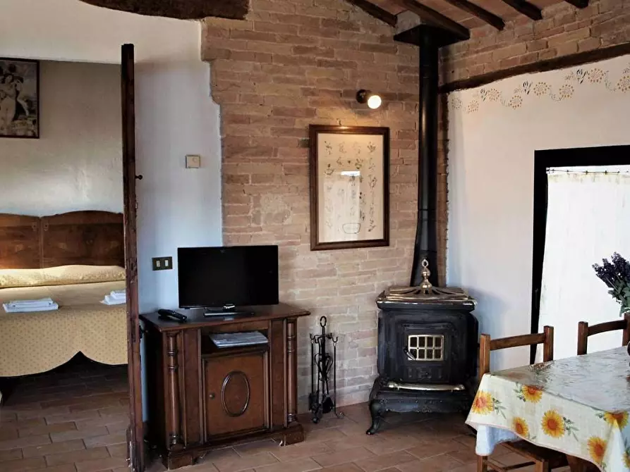 Immagine 31 di Casa colonica in vendita  a Siena