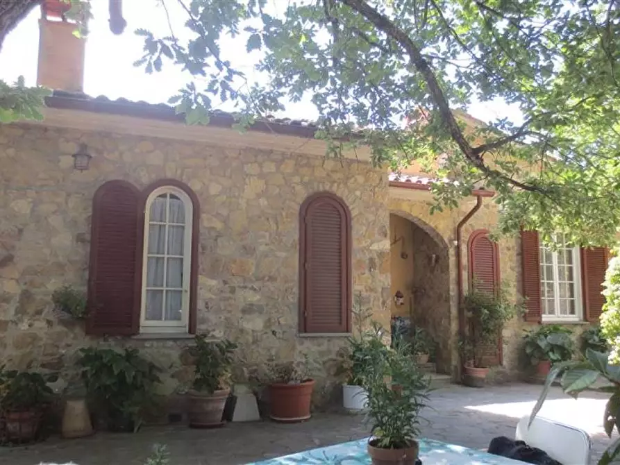 Immagine 2 di Villa in vendita  a Castelnuovo Berardenga