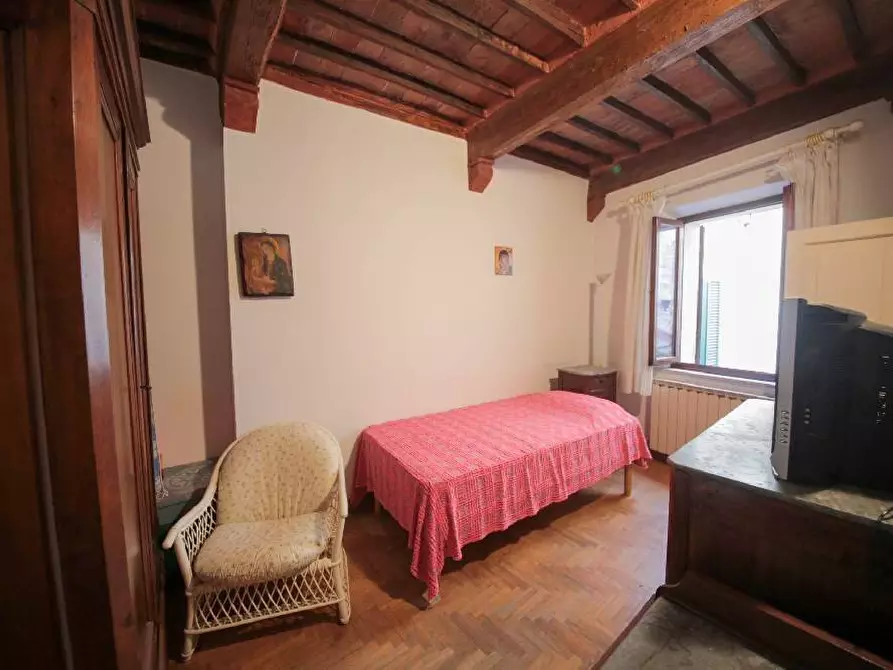 Immagine 16 di Appartamento in vendita  a Siena