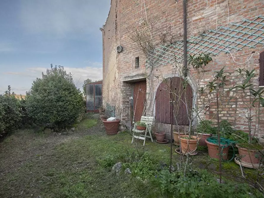 Immagine 2 di Appartamento in vendita  a Siena