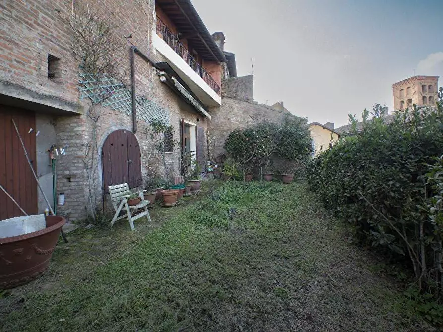 Immagine 1 di Appartamento in vendita  a Siena