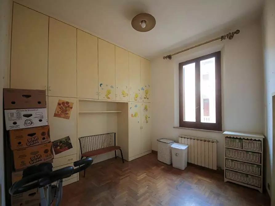 Immagine 11 di Appartamento in vendita  a Siena