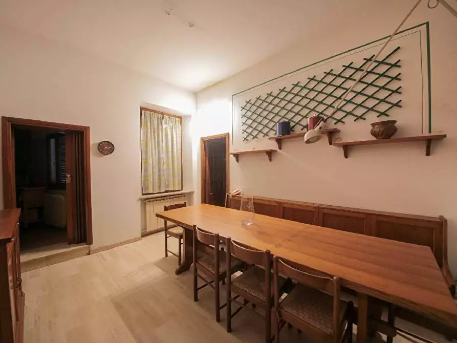 Immagine 18 di Appartamento in vendita  a Siena