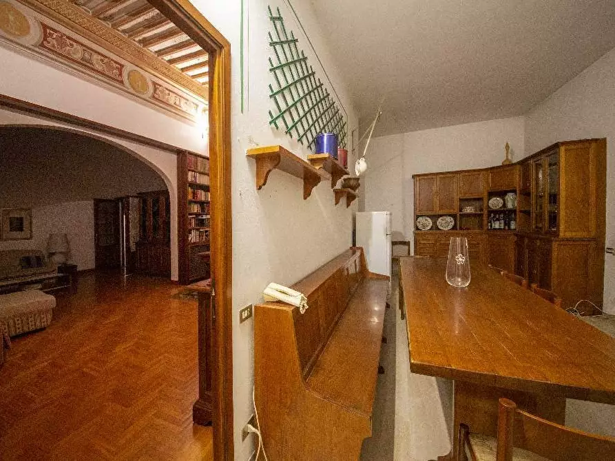 Immagine 10 di Appartamento in vendita  a Siena